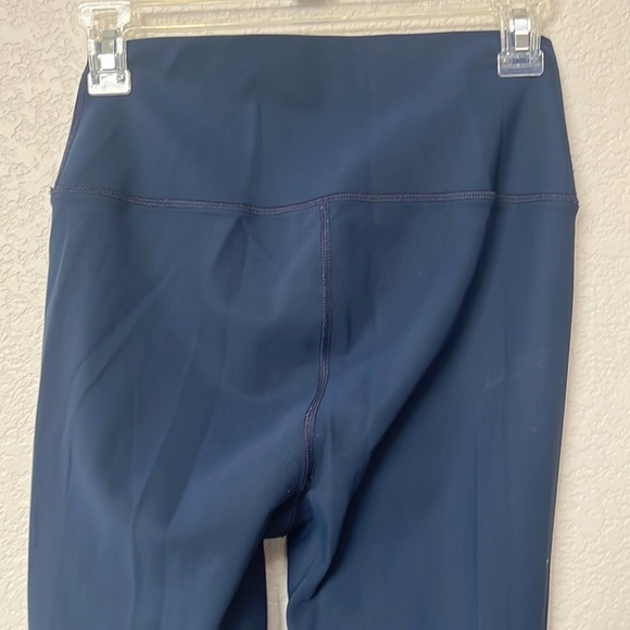 Alo Yoga Yoga Pant Legging Airlift Warrior Blue Navy Size Medium - Picture 7 of 8